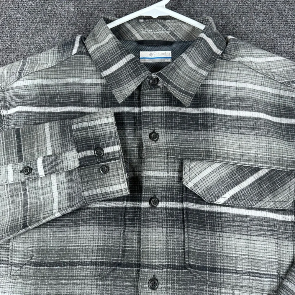 Columbia Button Down Mens M Medium Grey Plaid Omni-Wick Long Sleeve Hiking Shirt - Picture 4 of 16